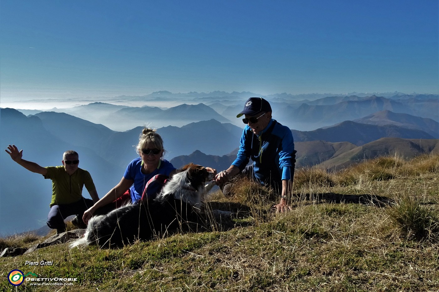 06 Panorama spettacolare dallo Zuc di Cam (2195 m).JPG -                                